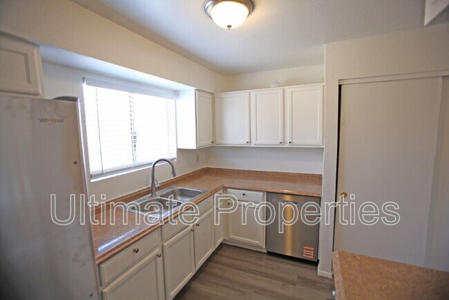 Foto del edificio - 707 N 95th Dr