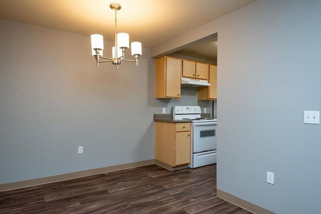 Building Photo - Find Your Space in This Beautiful 3 Bed, 2 Bath