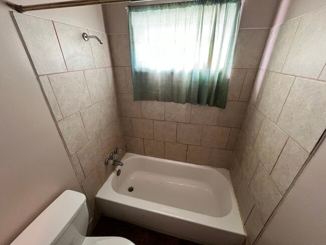 Foto del edificio - 1958 Kenny St