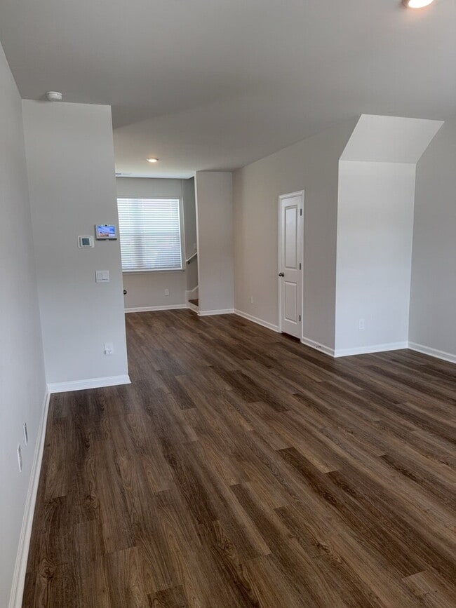 Building Photo - 306 Salvia St