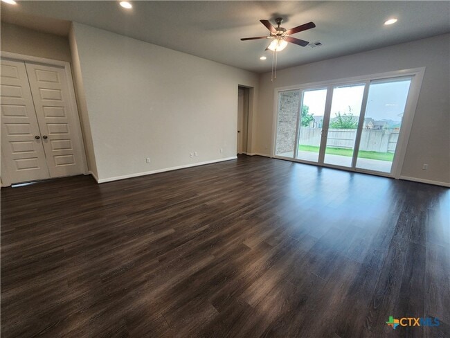 Building Photo - 2209 Hoja Ave