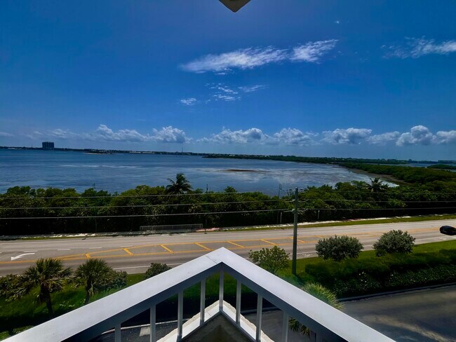 Foto del edificio - 5550 N Ocean Dr