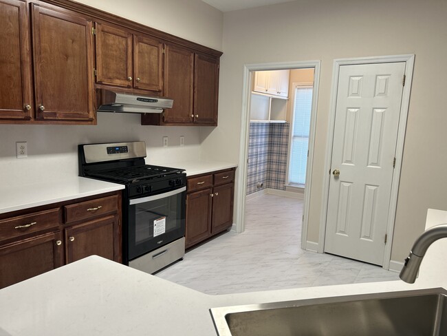 Laundry Room off Kitchen - 2731 New Port Royal Rd