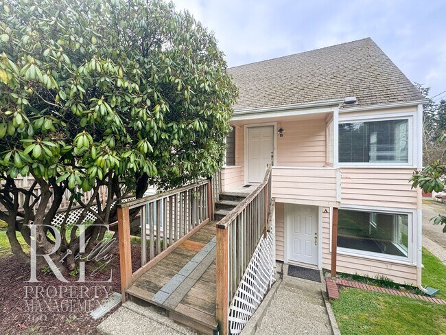 Foto del edificio - Bright Upper-Level Living On Callow