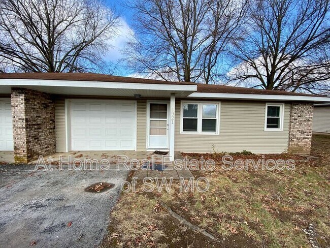 Building Photo - 1921 Bellerive Dr