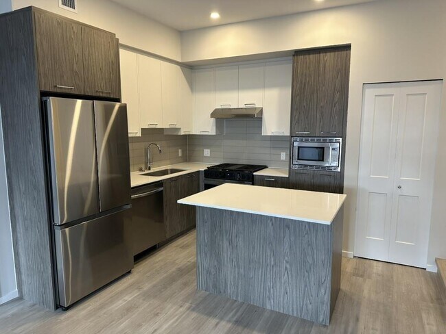 Photo du bâtiment - 3319 148TH STREET
