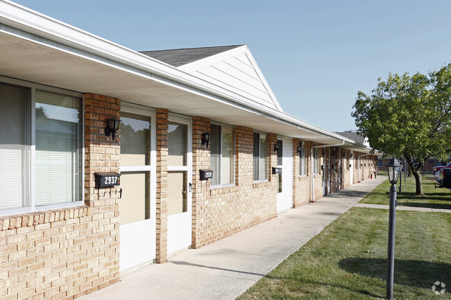 Cottage Building - Bridgedale Terrace Apartments