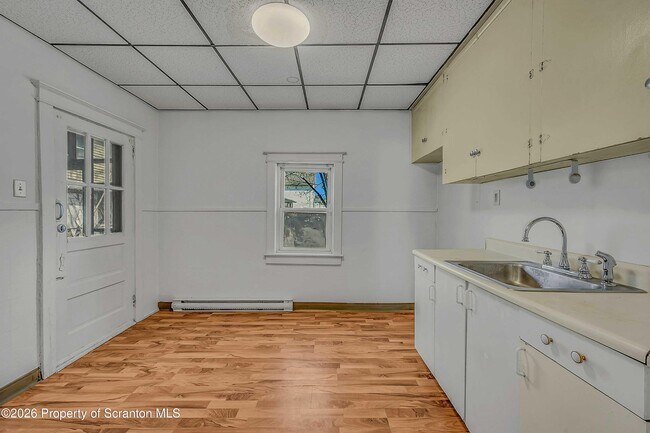 Foto del edificio - 1807 Green Ridge St