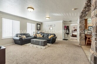 Building Photo - 956 W 580 S