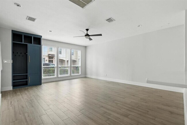 Foto del edificio - 2020 Bailey St