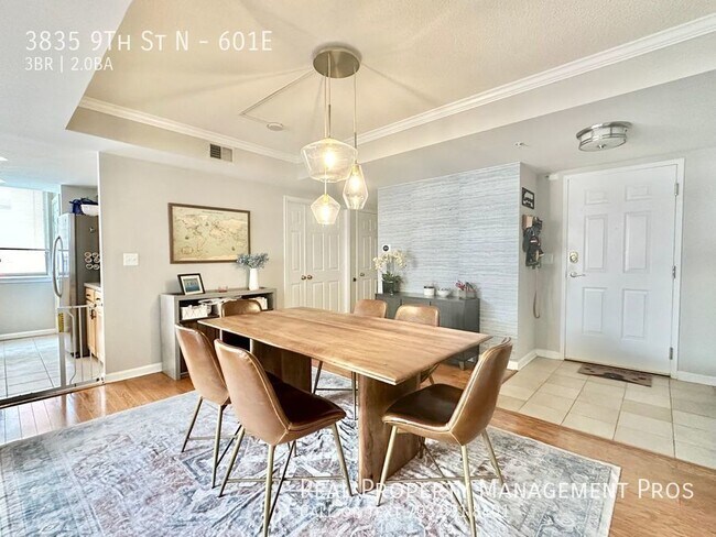 Building Photo - Stunning & Spacious Corner Condo- Ballston!