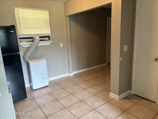 Building Photo - 2500 Congaree Dr W