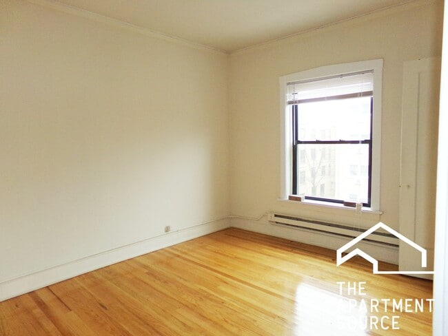 Foto del edificio - 1025 Dempster St