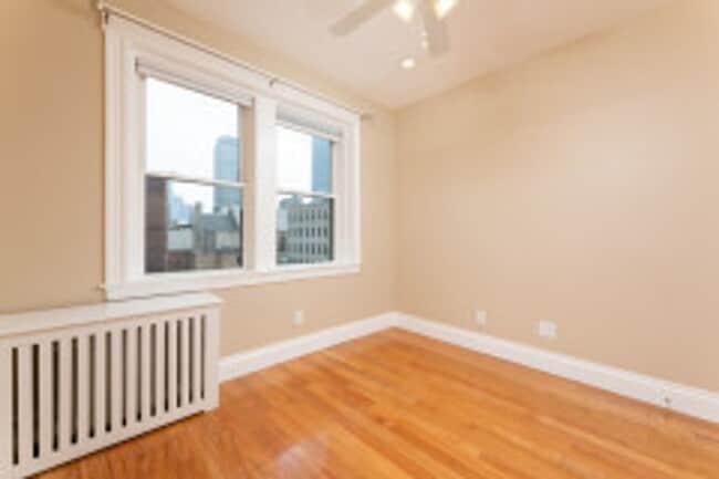 Building Photo - AWESOME FENWAY 3 BED!!