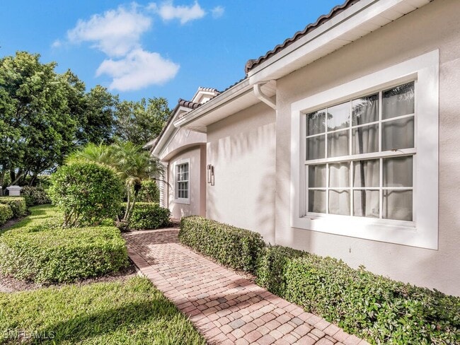 Building Photo - 10240 Bellavista Cir