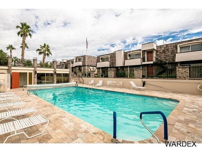 Foto del edificio - Furnished SUMMER RENTAL
