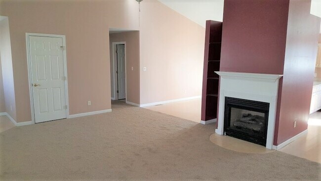 Foto del edificio - 8477 Countrywood Ct