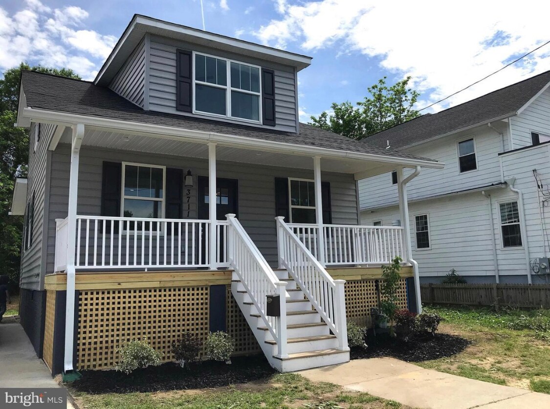 Foto principal - 3711 Tilden St
