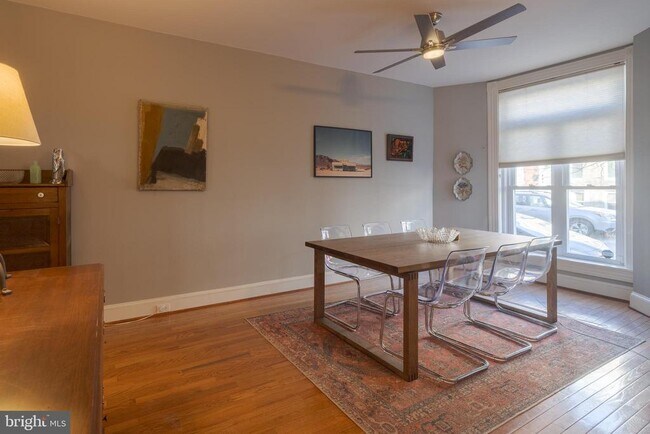 Foto del edificio - 835 Wellington St