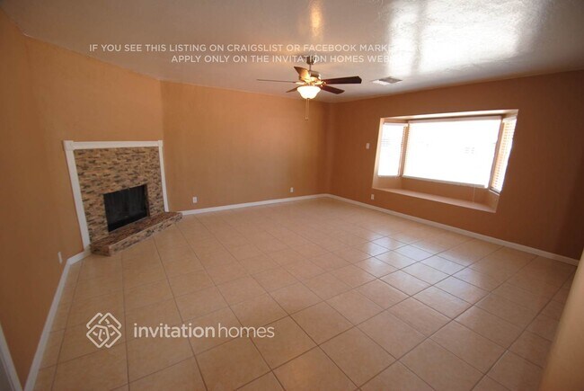 Building Photo - 907 N Wedgewood Dr