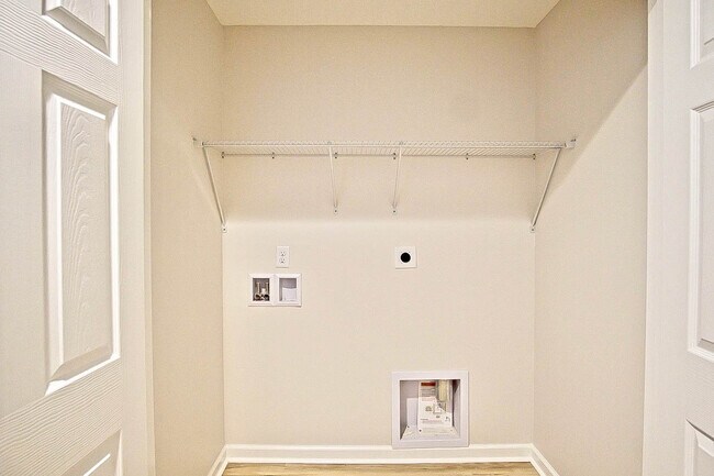 Building Photo - 2512 Shady Oak Ct