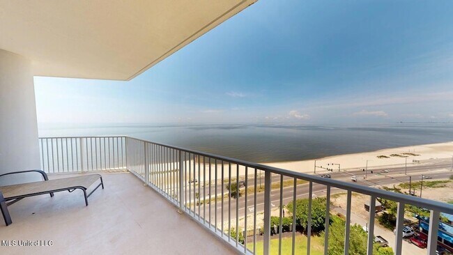 Foto del edificio - 2668 Beach Blvd