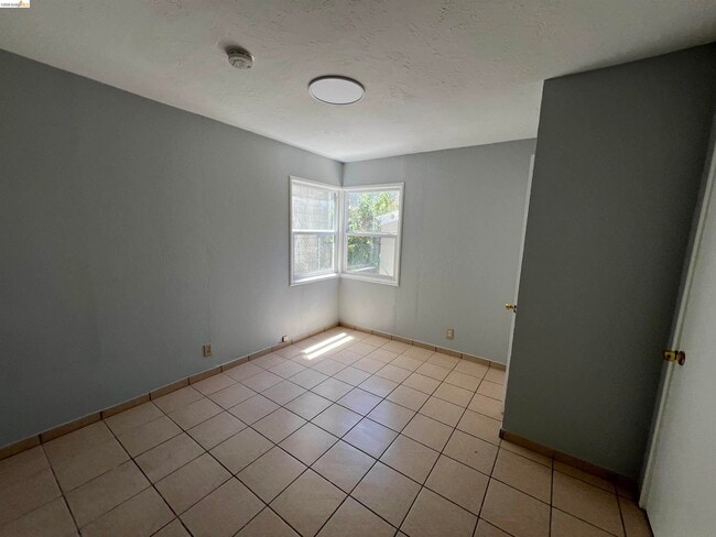 Building Photo - 6293 Vallejo St