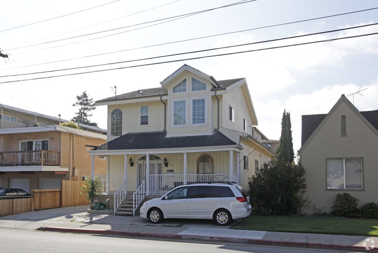 Building Photo - 1261 Jefferson Ave
