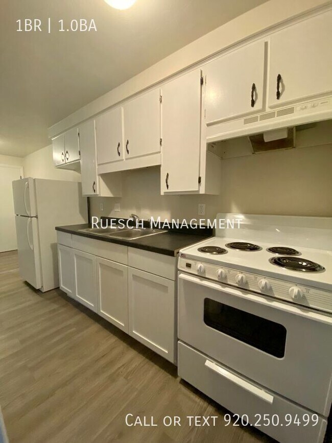 Building Photo - Recently Remodeled 1 Bedroom 1 Bath Lower ...