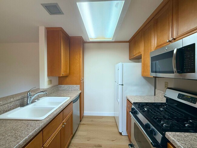 Foto del edificio - Charming 1 Bedroom Condo in Stoney Brook