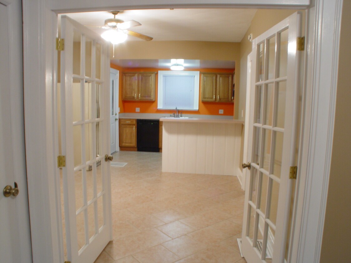 Primary Photo - 789 Franklin Street