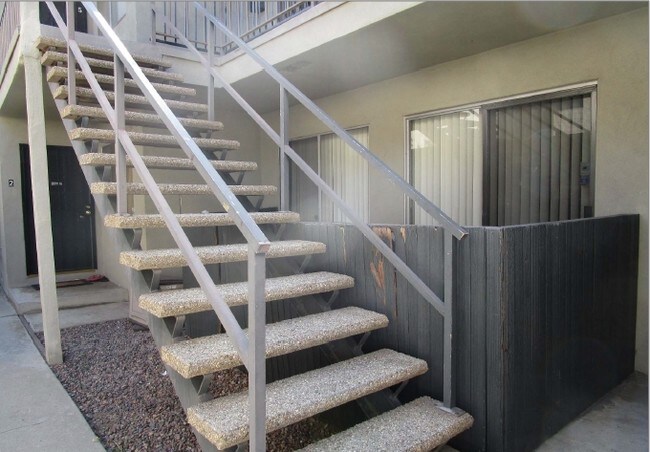 Foto del edificio - 3652 Clarington Ave