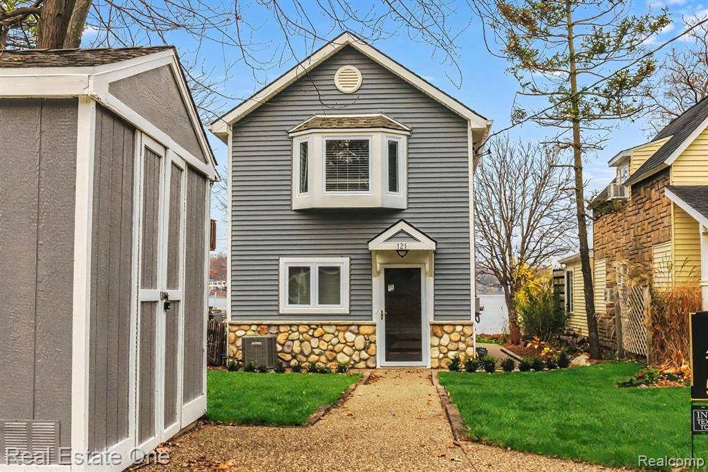 Foto principal - 121 N North Shore Dr