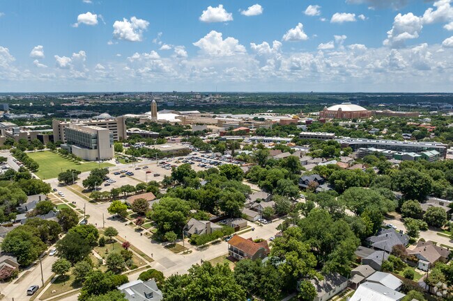 A mix of residential, museums, retail shops and more are all within the Cultural District.
