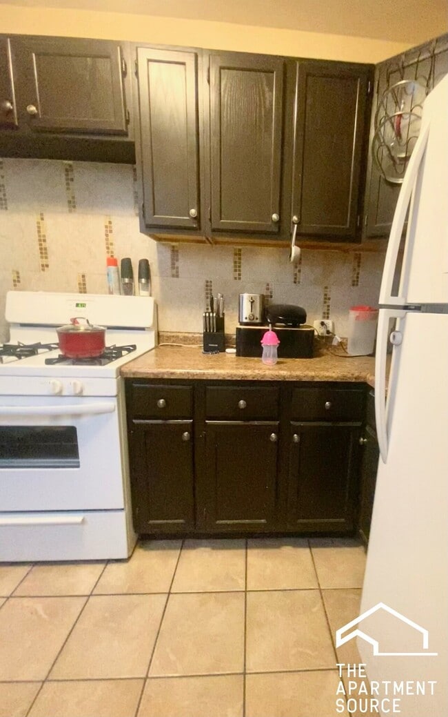 Photo - 4454 W Diversey Ave Apartment