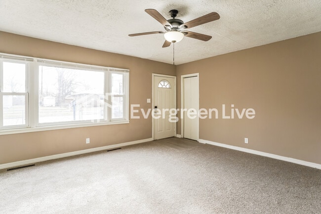 Building Photo - 2410 6th Ave