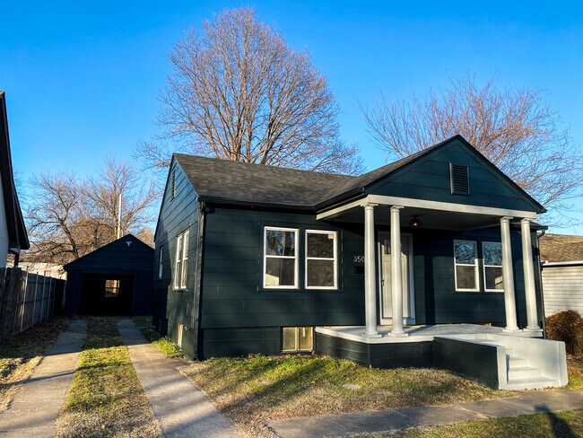 Foto del edificio - 3509 E 4th St