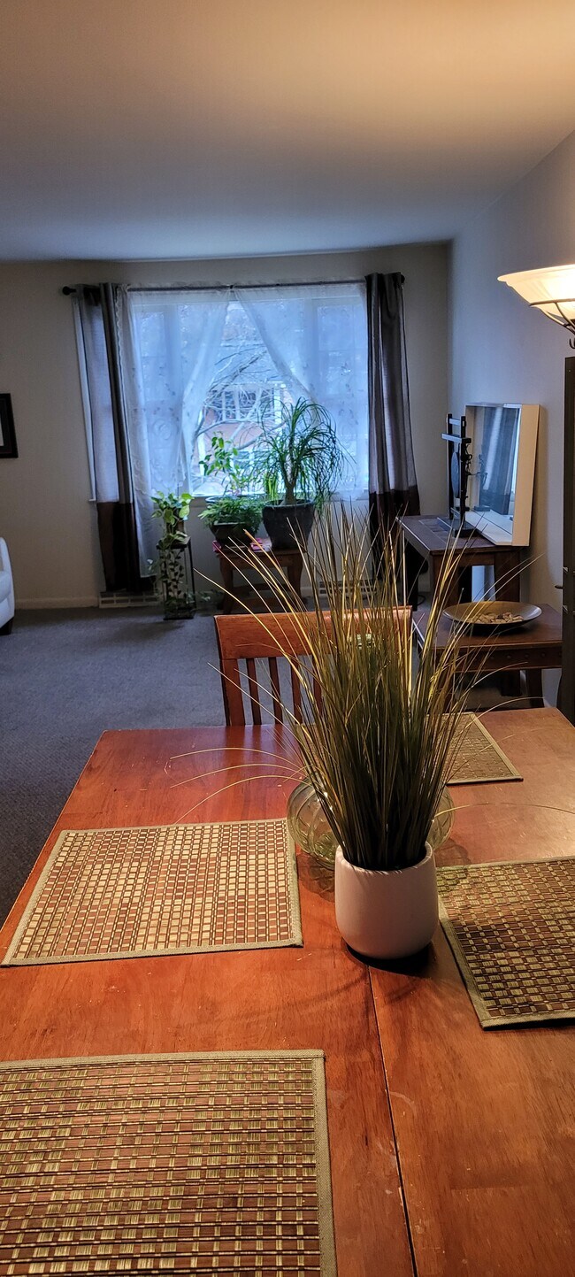 Foto del edificio - 6106 Hellen Lee Dr