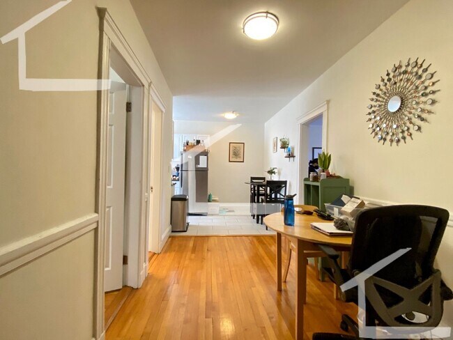 Foto del edificio - 1858 Commonwealth Ave