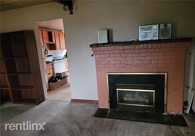Building Photo - 3 br, 1 bath House - 1102 Centralia Colleg...