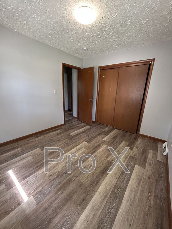 Foto del edificio - 1007 E Monroe St