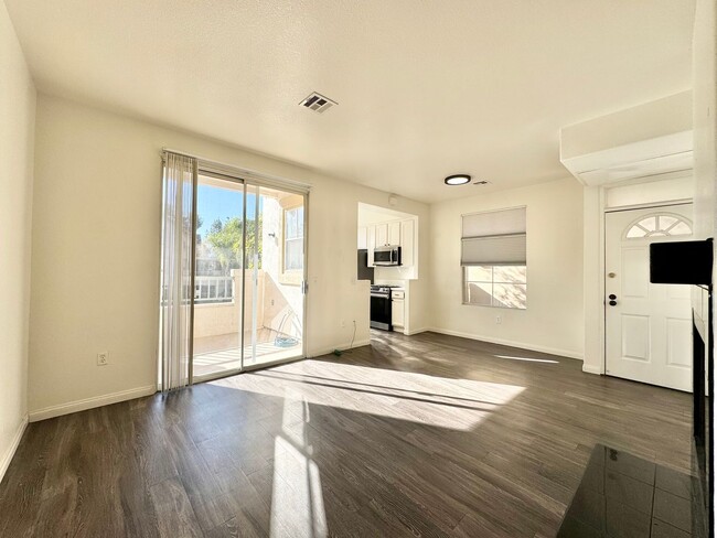 Foto del edificio - Beautiful 2Bd/2Ba Condo Located in Mira Mesa!