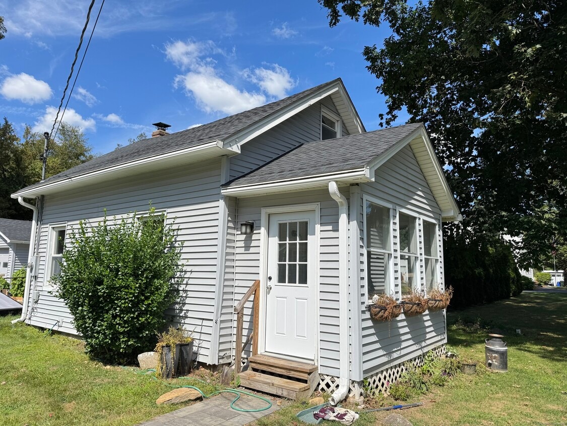 Primary Photo - 139 Summit Rd