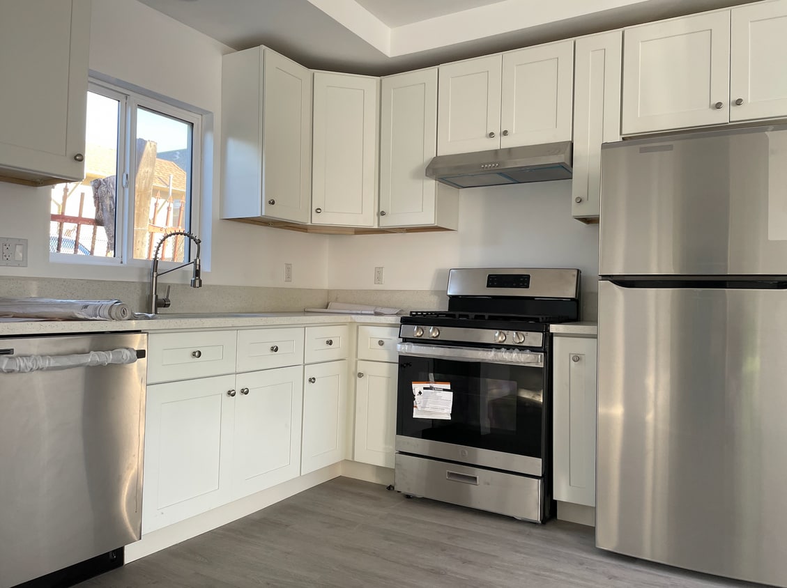 Primary Photo - 1324 Toberman St