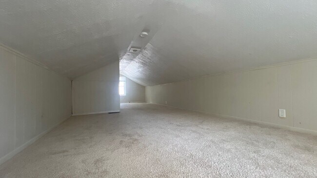 Foto del edificio - 2250 N Goodlet Ave