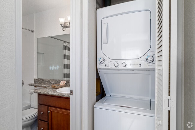 2BR, 2BA - 955SF - In-unit Laundry - Rancho Hillside Apartments