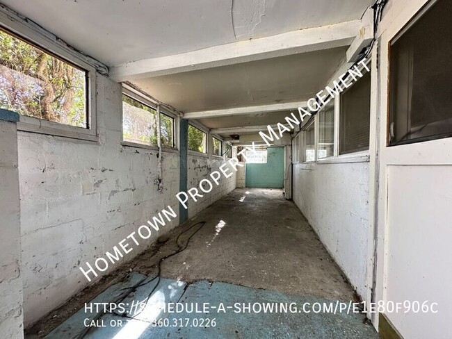 Building Photo - 9906 Croft St S