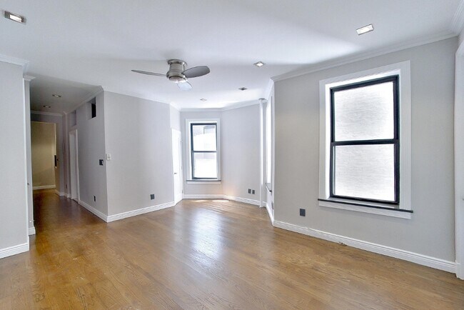 Foto del edificio - 336 E 18th St
