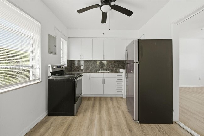 Foto del edificio - 3267 Franklin Ave