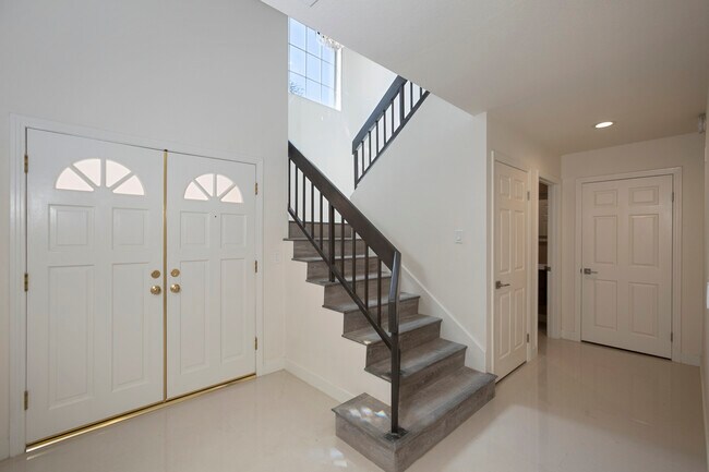 Building Photo - 5200 White Oak Ave